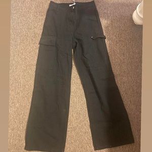 ADIKA BLACK CARGOS🖤